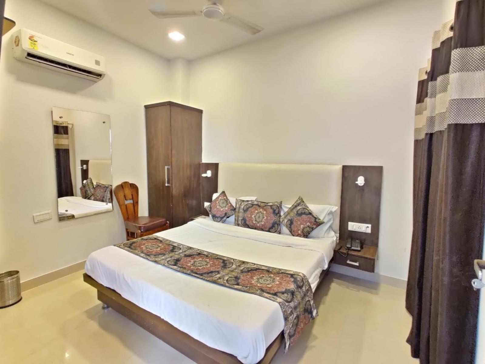 Hotel The Grandpark Amritsar Exterior foto