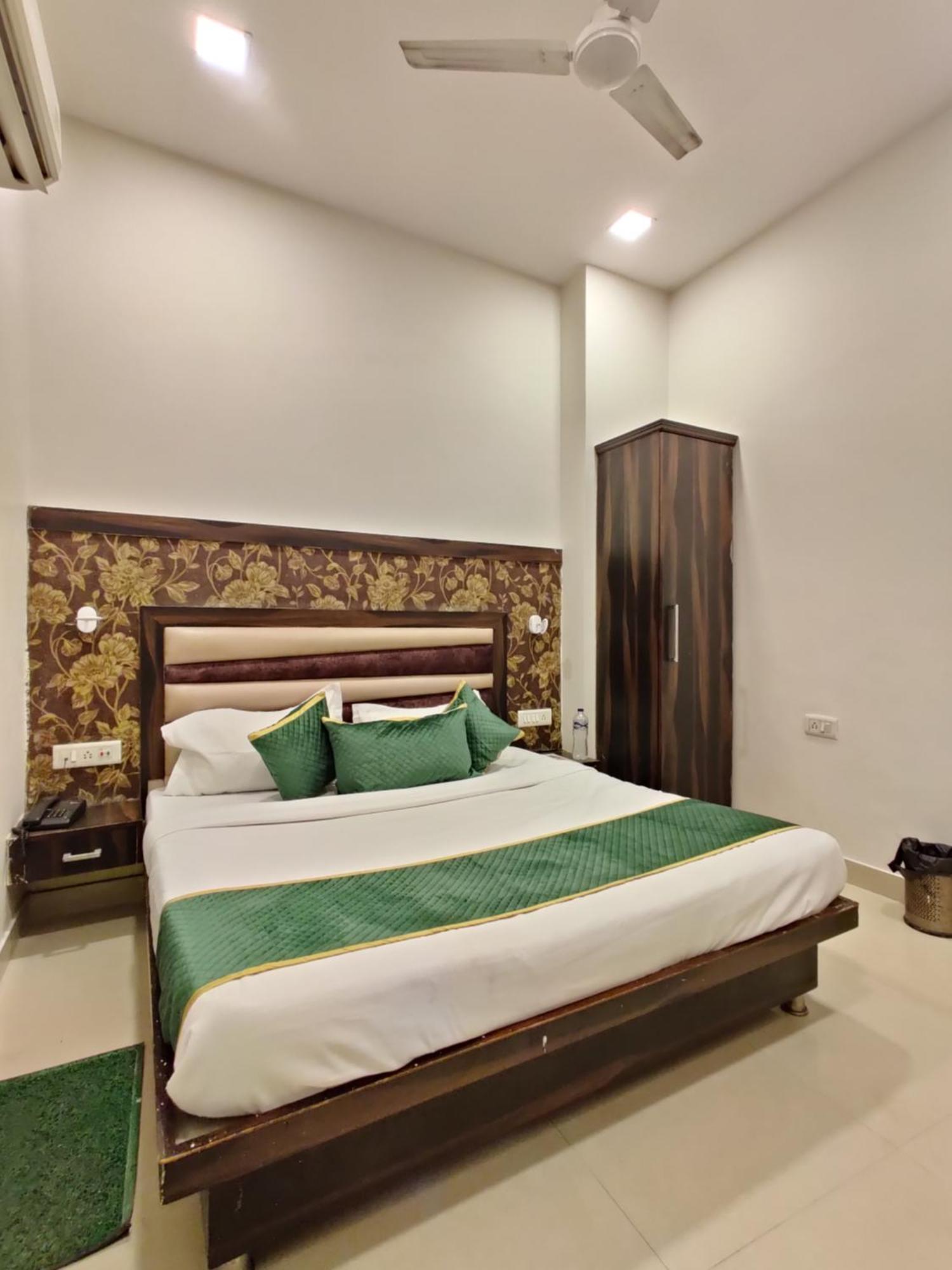 Hotel The Grandpark Amritsar Exterior foto